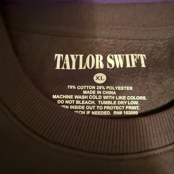 Taylor Swift Black Graphic Sweatshirt - Picture 3 of 5